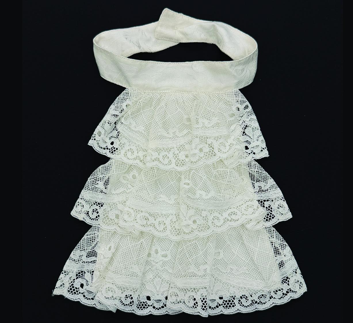 Ruth Bader Ginsberg's lace collar