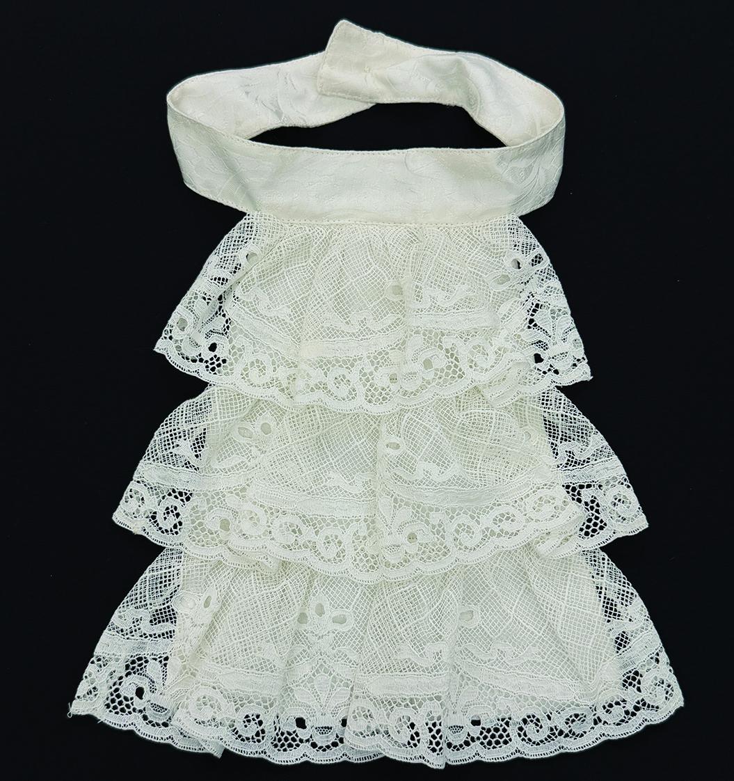 Ruth Bader Ginsberg's lace collar