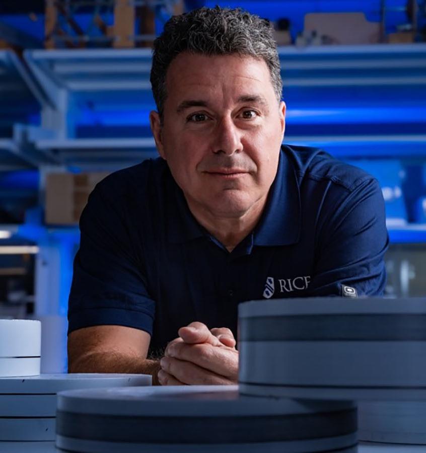 Matteo Pasquali in his lab