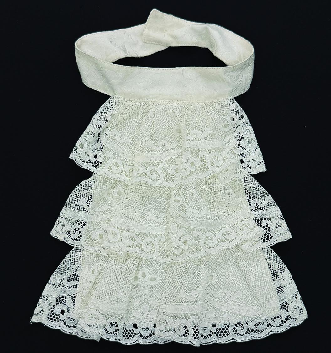 Ruth Bader Ginsberg's lace collar