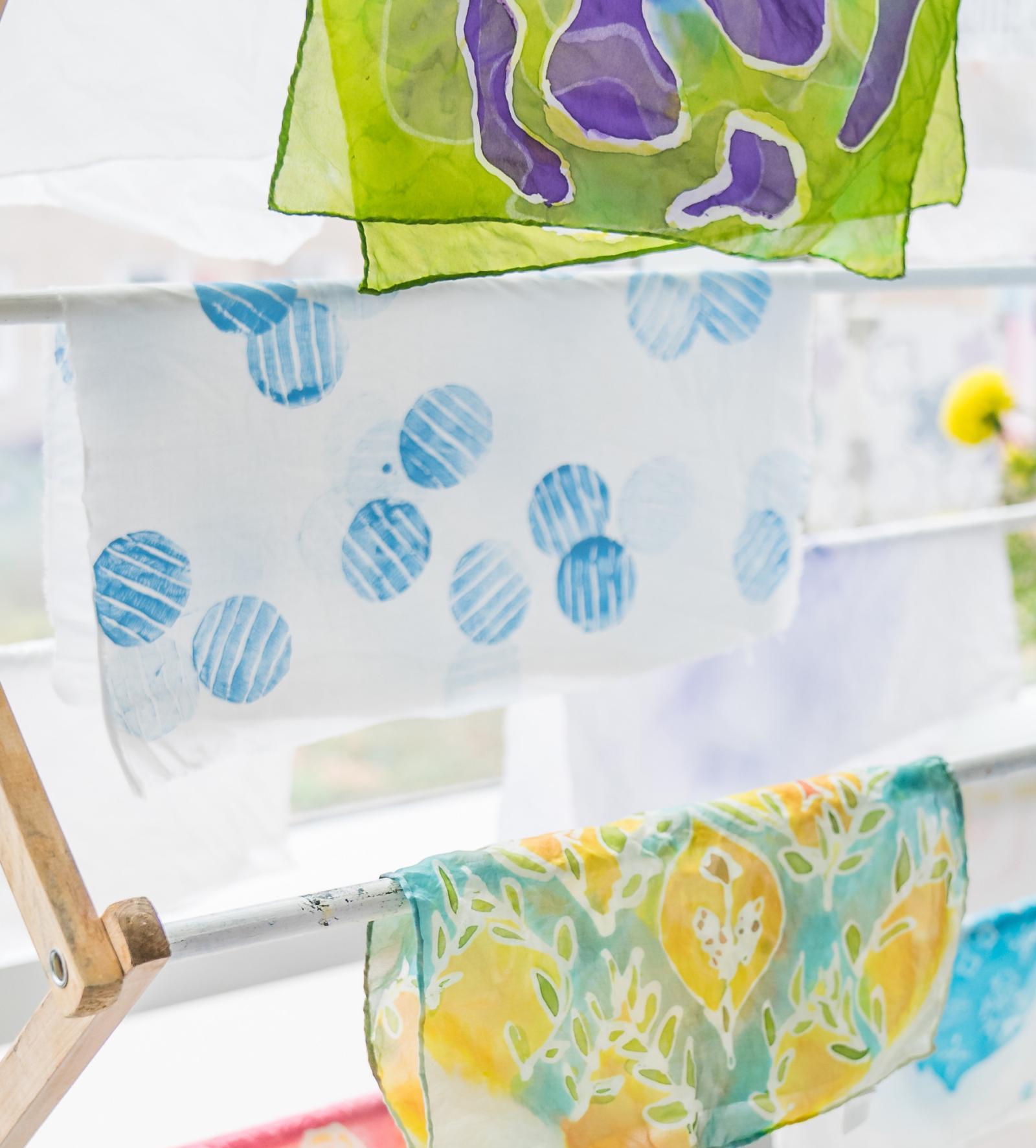 hanging prints on fabric