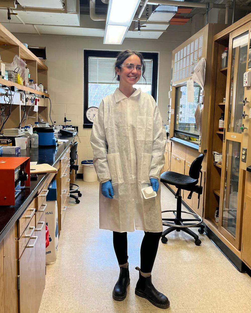 Abby Glick in the Aydemir Lab