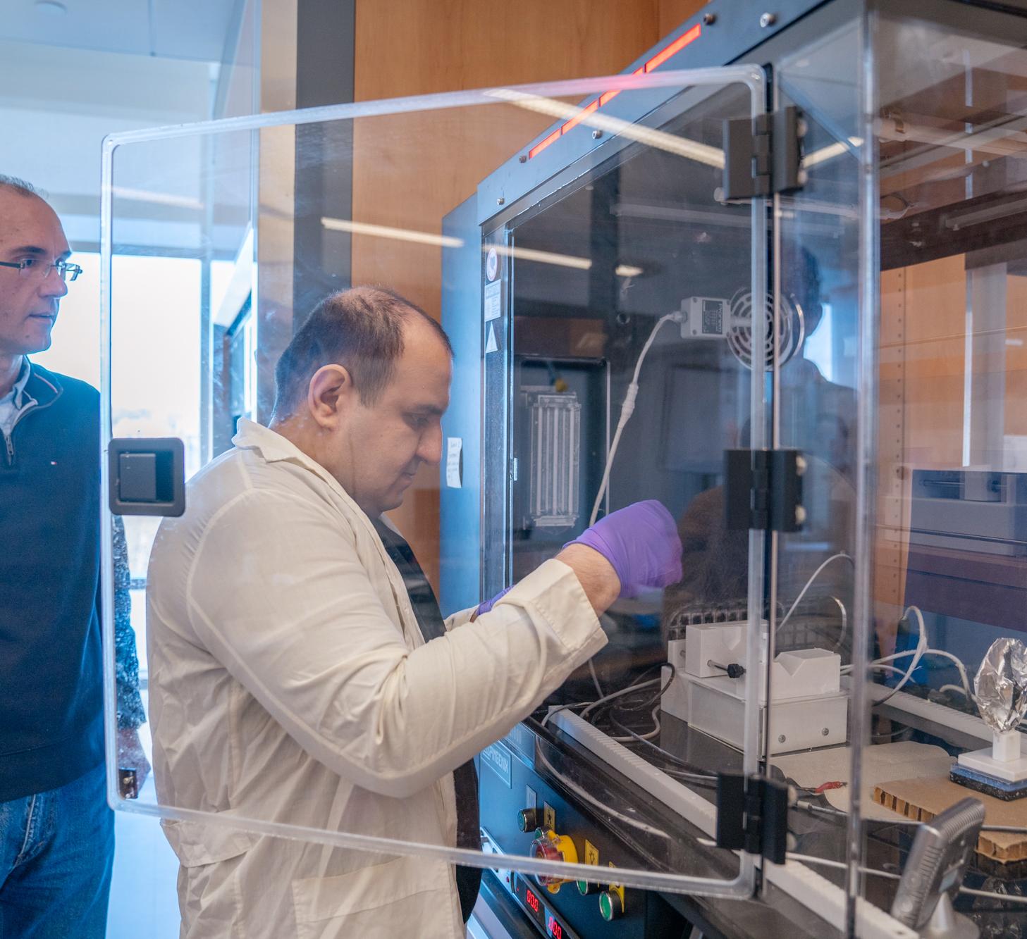 Mohsen Aliashi open an electrospinner