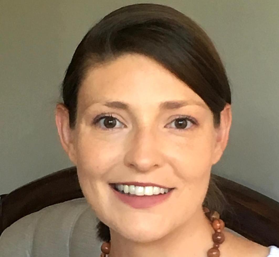 Portrait of Tara Pearson 