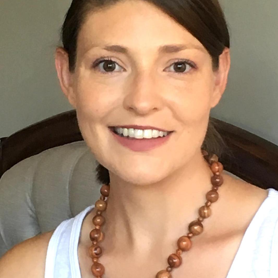 Portrait of Tara Pearson 